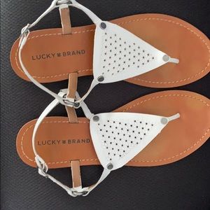 Women’s 8.5 lucky brand sandals great shape!